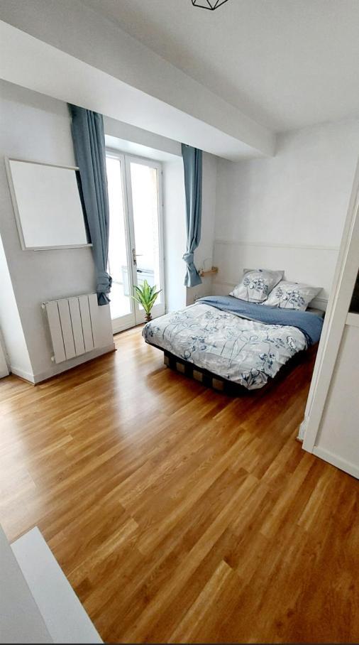Appartement Avec Terrasse - Orleans - Quai De Loire Exterior photo